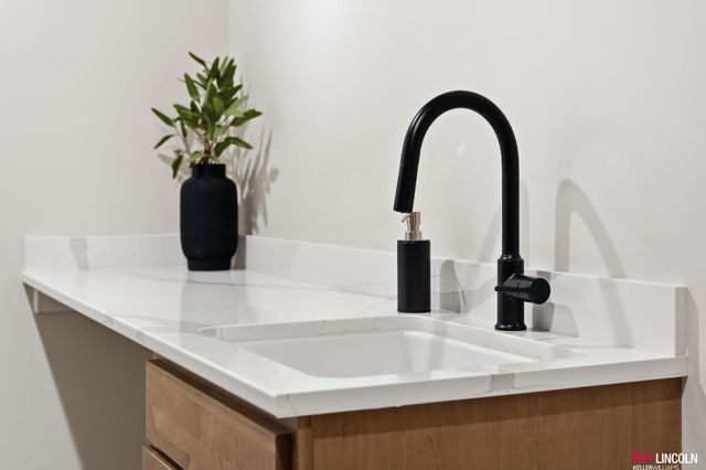 3510 Tree Line Drive, Lincoln, NE 68516