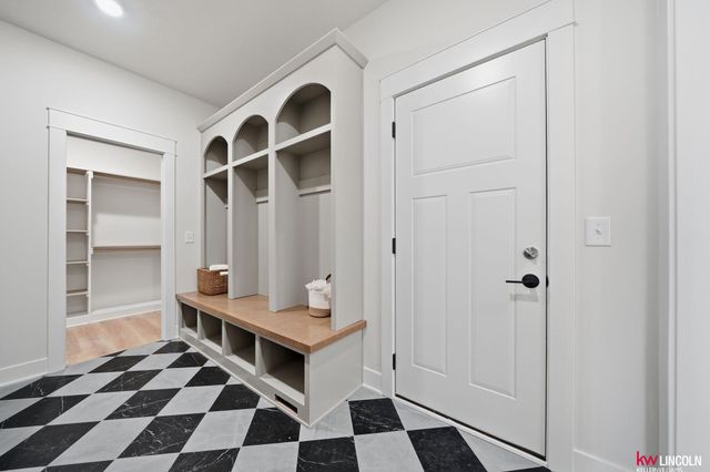 3510 Tree Line Drive, Lincoln, NE 68516