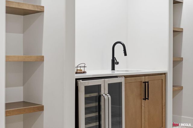 3510 Tree Line Drive, Lincoln, NE 68516