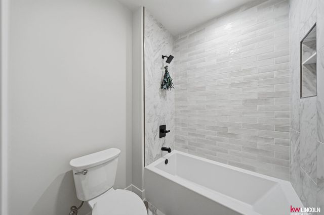 3510 Tree Line Drive, Lincoln, NE 68516