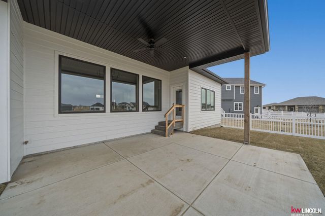 3510 Tree Line Drive, Lincoln, NE 68516