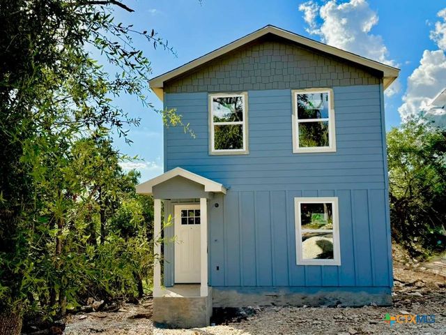 687 Burr Oak Lane, Canyon Lake, TX 78133