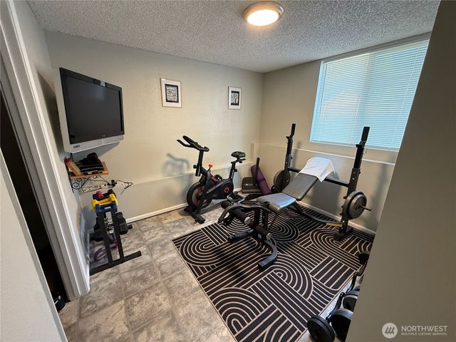 6721 20th Street NE, Tacoma, WA 98422