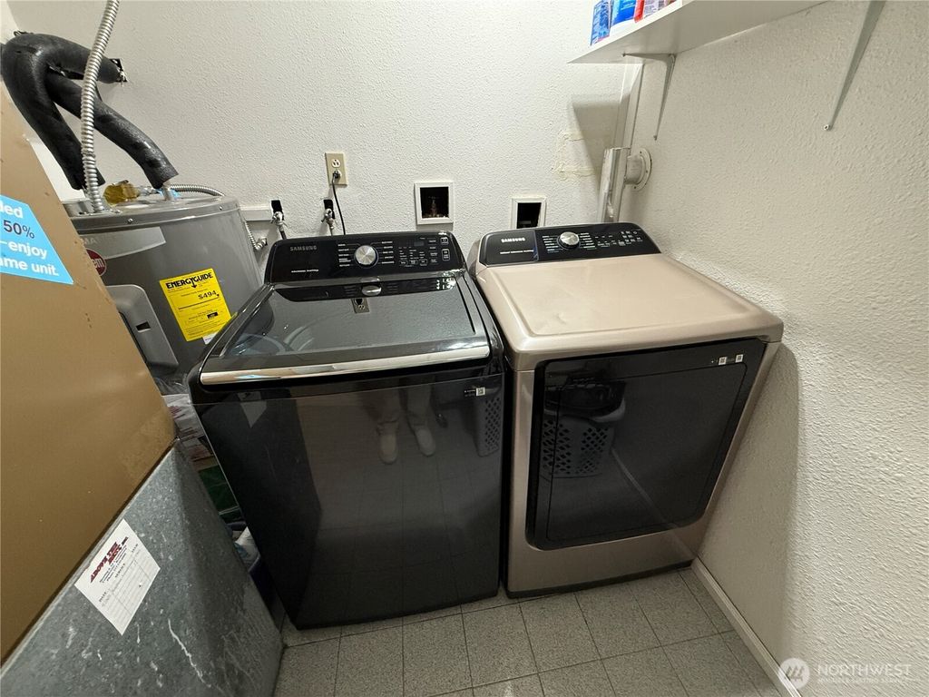 Image 16 of property listing at 6721 20th Street NE, Tacoma, WA 98422