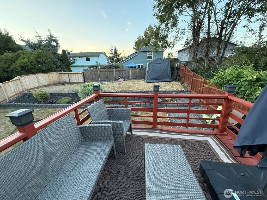 Image 18 of property listing at 6721 20th Street NE, Tacoma, WA 98422