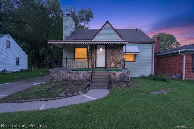 19064 Toepfer Drive, Eastpointe, MI 48021