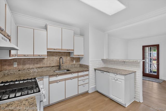 19064 Toepfer Drive, Eastpointe, MI 48021