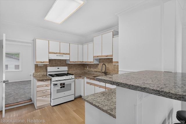 19064 Toepfer Drive, Eastpointe, MI 48021
