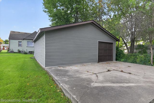 19064 Toepfer Drive, Eastpointe, MI 48021