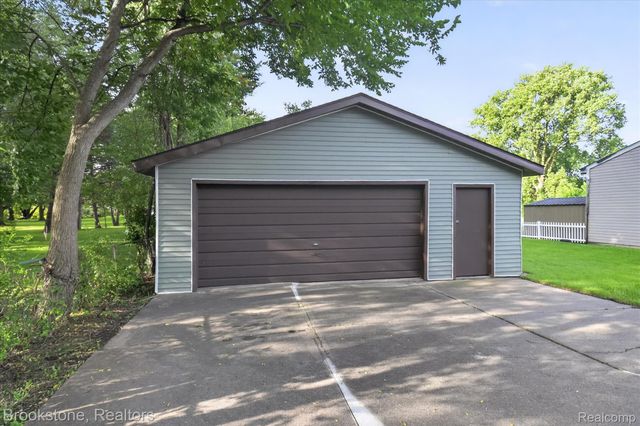 19064 Toepfer Drive, Eastpointe, MI 48021