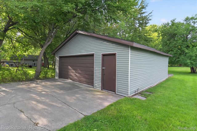 19064 Toepfer Drive, Eastpointe, MI 48021
