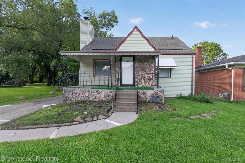 19064 Toepfer Drive, Eastpointe, MI 48021