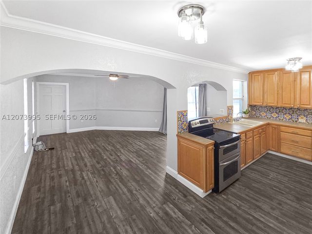 7505 Cleveland St, Hollywood, FL 33024