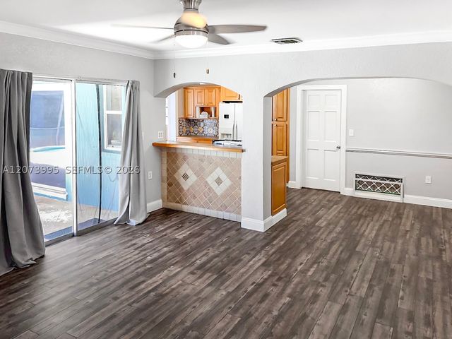 7505 Cleveland St, Hollywood, FL 33024