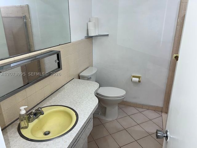 7505 Cleveland St, Hollywood, FL 33024