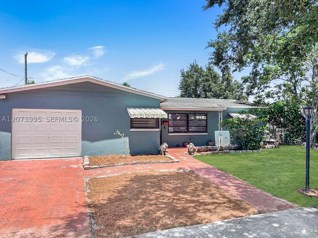 7505 Cleveland St, Hollywood, FL 33024