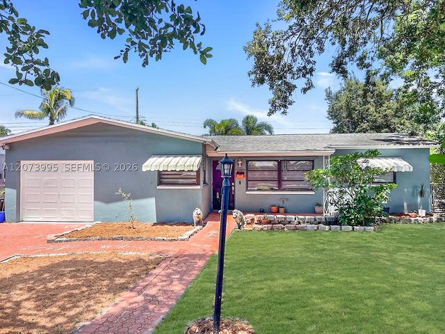 7505 Cleveland St, Hollywood, FL 33024