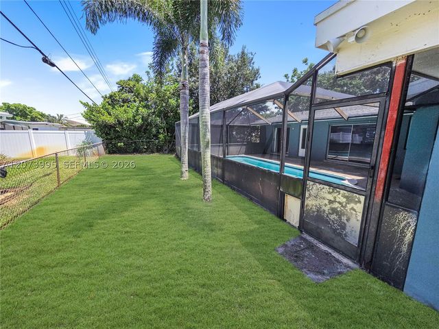 7505 Cleveland St, Hollywood, FL 33024