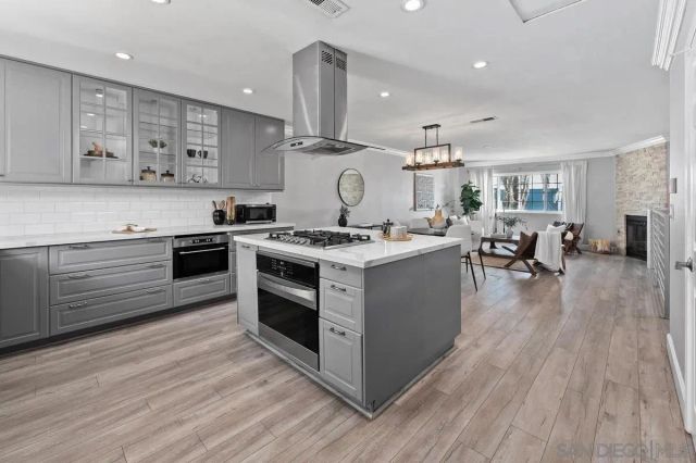 686 Seacoast Dr., Imperial Beach, CA 91932