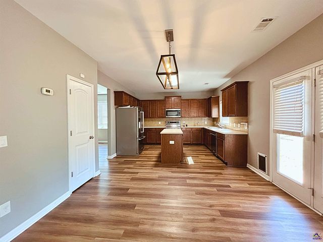 206 Christopher Drive, Byron, GA 31008