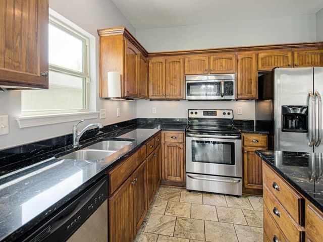 1111 SE Oak Ridge Drive, Oak Grove, MO 64075