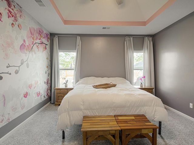 1111 SE Oak Ridge Drive, Oak Grove, MO 64075