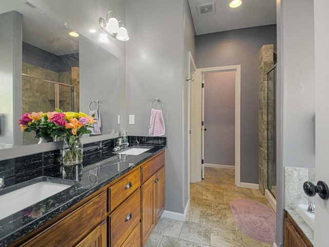 1111 SE Oak Ridge Drive, Oak Grove, MO 64075