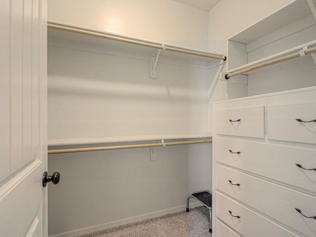 1111 SE Oak Ridge Drive, Oak Grove, MO 64075