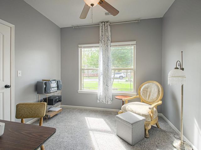 1111 SE Oak Ridge Drive, Oak Grove, MO 64075