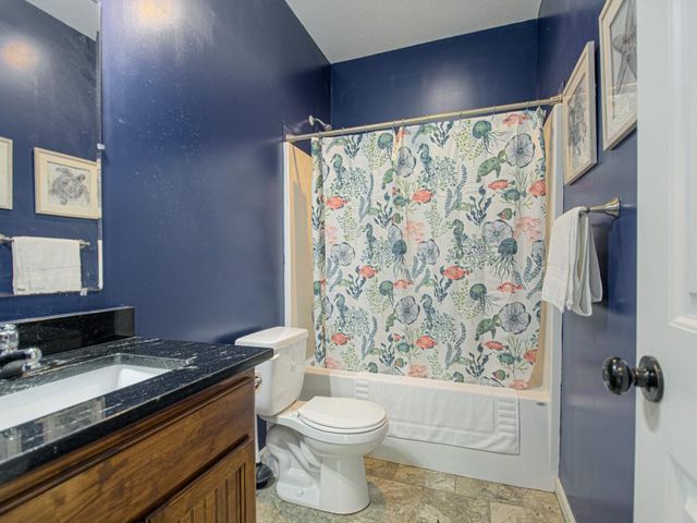 1111 SE Oak Ridge Drive, Oak Grove, MO 64075
