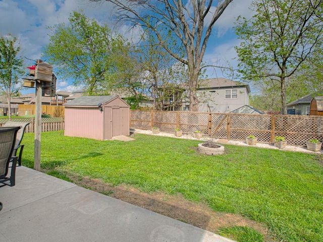 1111 SE Oak Ridge Drive, Oak Grove, MO 64075