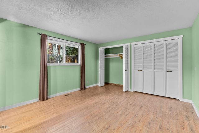 61180 Tapadera Street, Bend, OR 97702