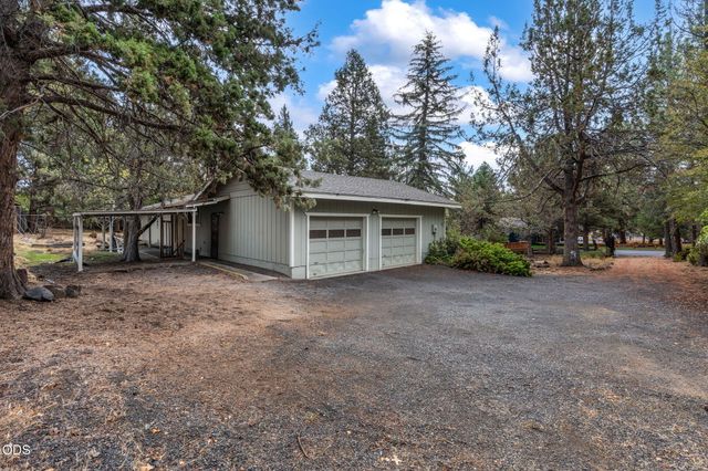 61180 Tapadera Street, Bend, OR 97702