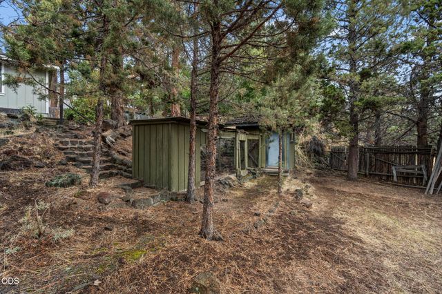 61180 Tapadera Street, Bend, OR 97702