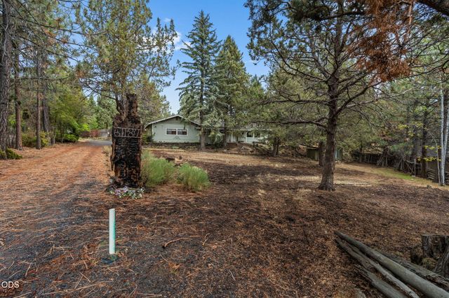 61180 Tapadera Street, Bend, OR 97702