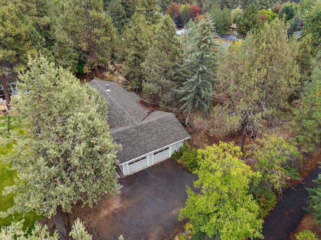 61180 Tapadera Street, Bend, OR 97702
