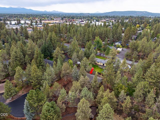 61180 Tapadera Street, Bend, OR 97702