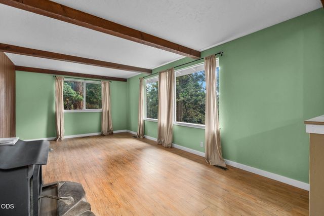 61180 Tapadera Street, Bend, OR 97702