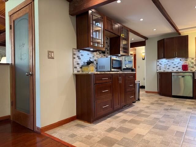 950 N Barker ROAD, Brookfield, WI 53045