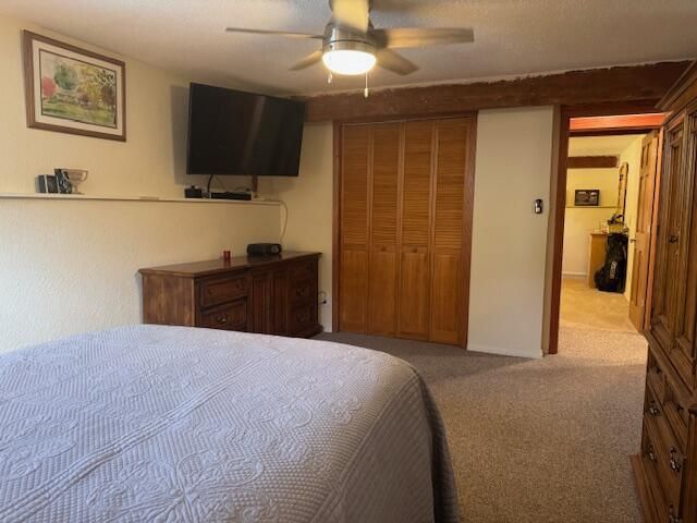 950 N Barker ROAD, Brookfield, WI 53045