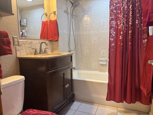 950 N Barker ROAD, Brookfield, WI 53045