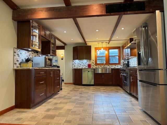 950 N Barker ROAD, Brookfield, WI 53045