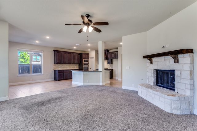 1029 Palo Oaks Drive, Burleson, TX 76028