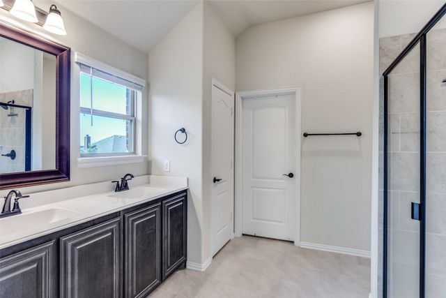 1029 Palo Oaks Drive, Burleson, TX 76028