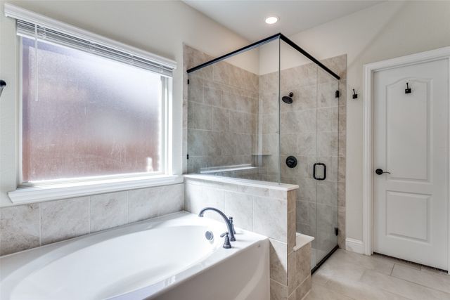 1029 Palo Oaks Drive, Burleson, TX 76028