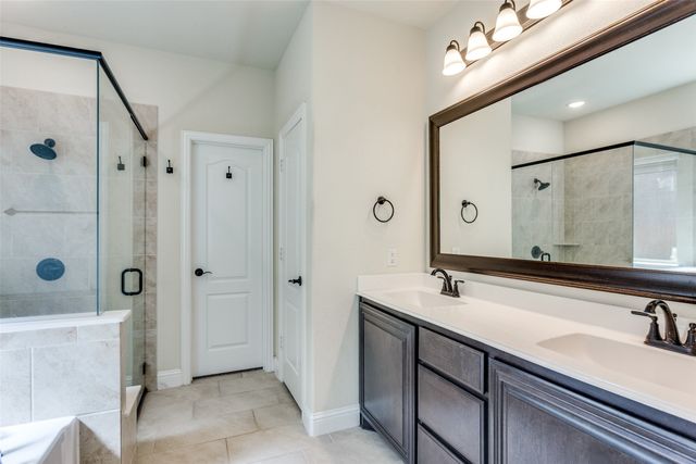 1029 Palo Oaks Drive, Burleson, TX 76028