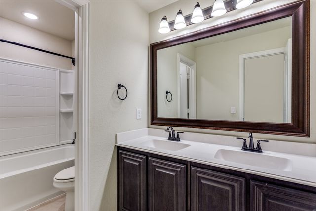 1029 Palo Oaks Drive, Burleson, TX 76028