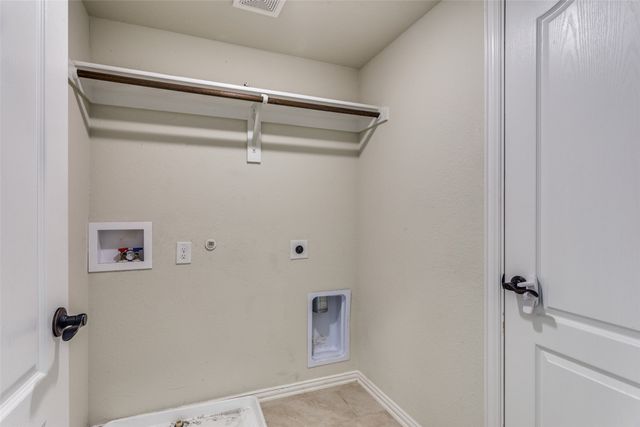 1029 Palo Oaks Drive, Burleson, TX 76028