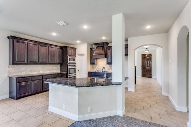 1029 Palo Oaks Drive, Burleson, TX 76028