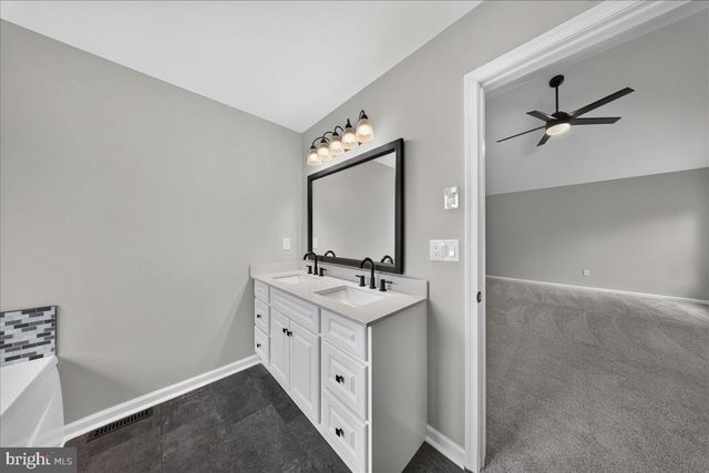 4 TRAVERTINE CT, Townsend, DE 19734